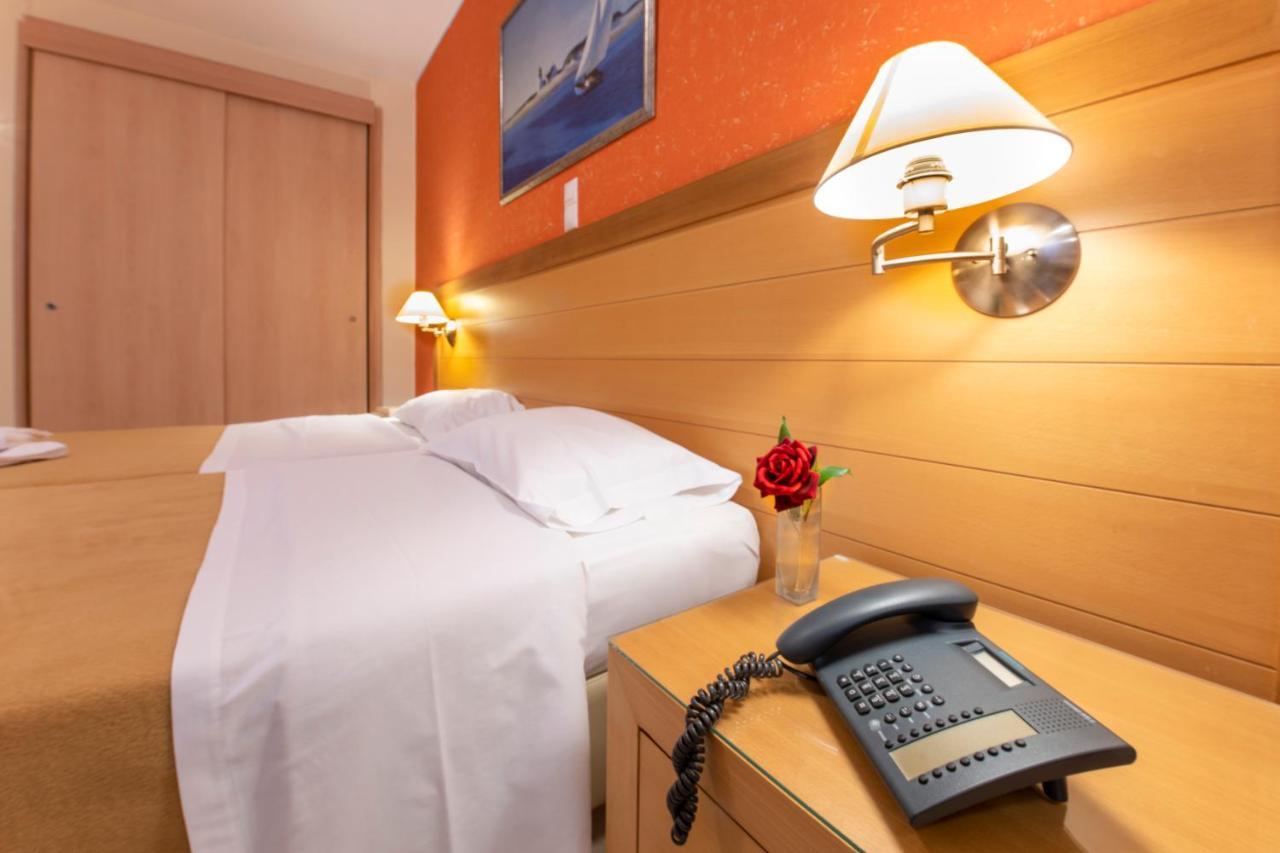 Avra Hotel Méthana Exteriér fotografie