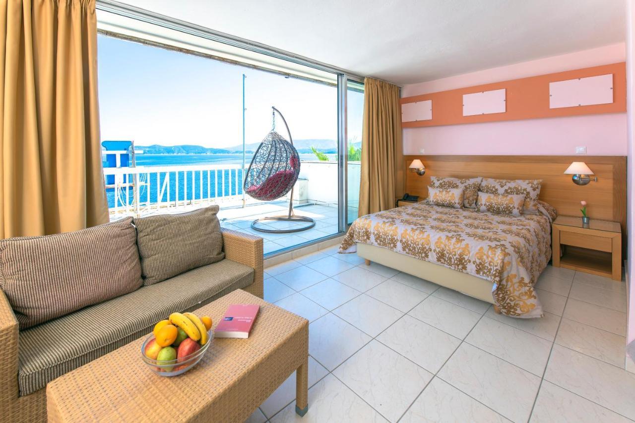 Avra Hotel Méthana Exteriér fotografie